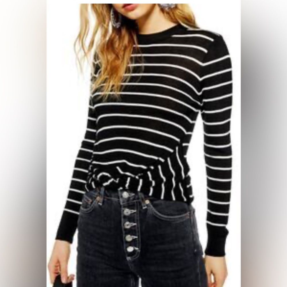 Topshop knot front sweater 🖤🤍🖤 , size 8-10 (medium) worn 1x